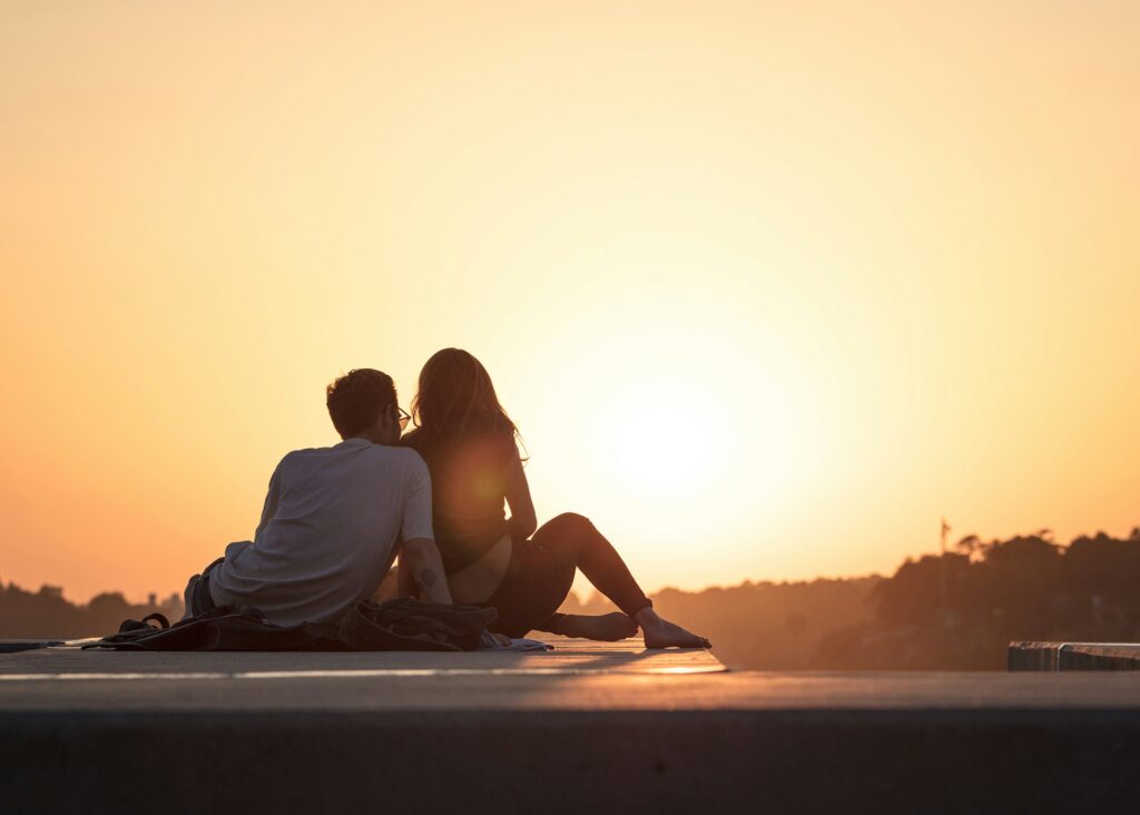Sole Opposto Sole in Sinastria: Amore e Amicizia